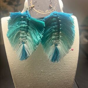 New Fashion Teal Ombre Feather Earrings
